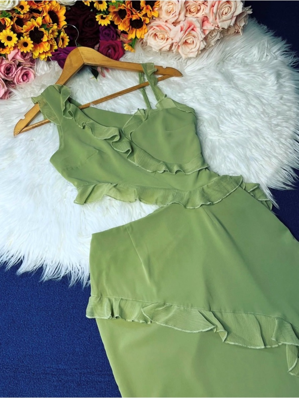PrettyLittleThing dress
